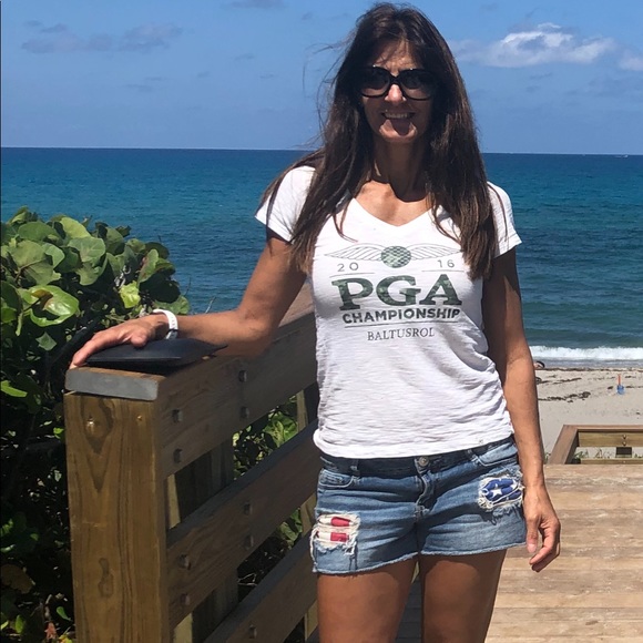 Meet your Posher, Laurie - Picture 2 of 15